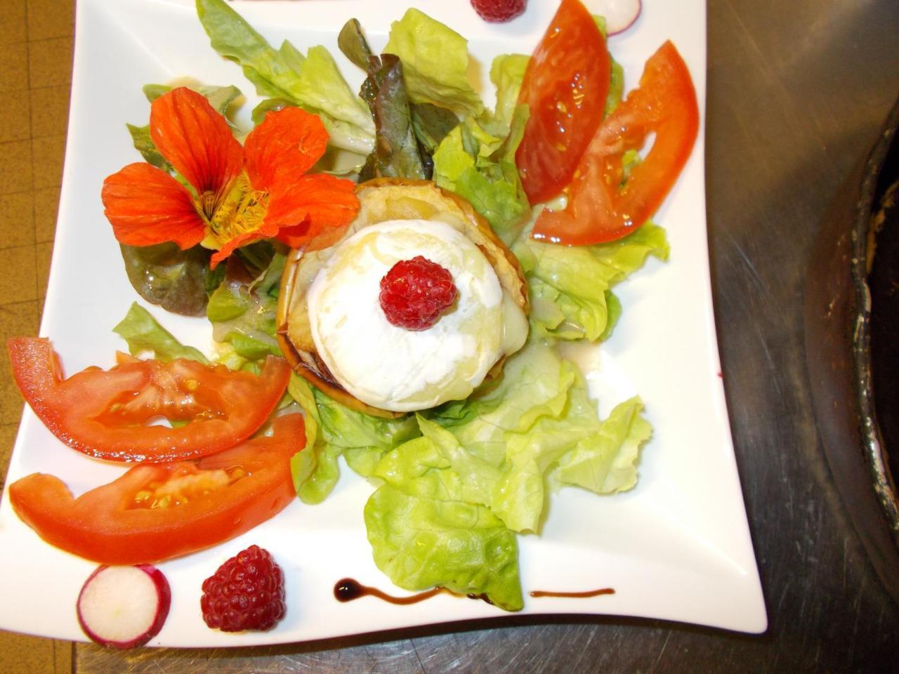 Logis Hotel Restaurant La Chaumiere Tournon-sur-Rhone Exterior foto